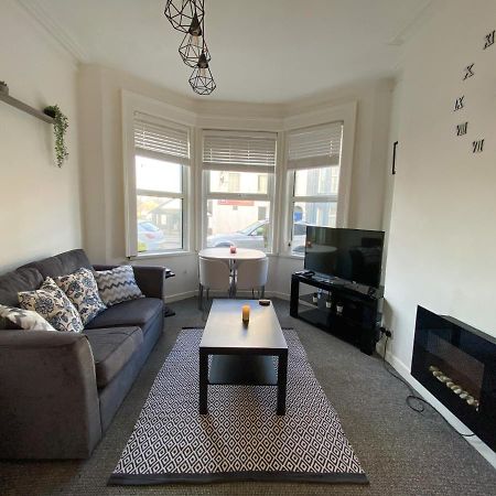 Cheap & Cheerful Apartment Near Bangor Marina Esterno foto