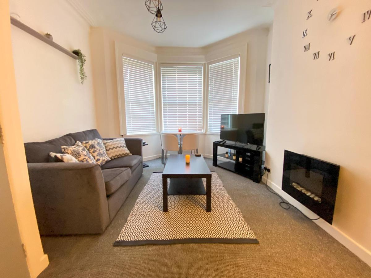 Cheap & Cheerful Apartment Near Bangor Marina Esterno foto