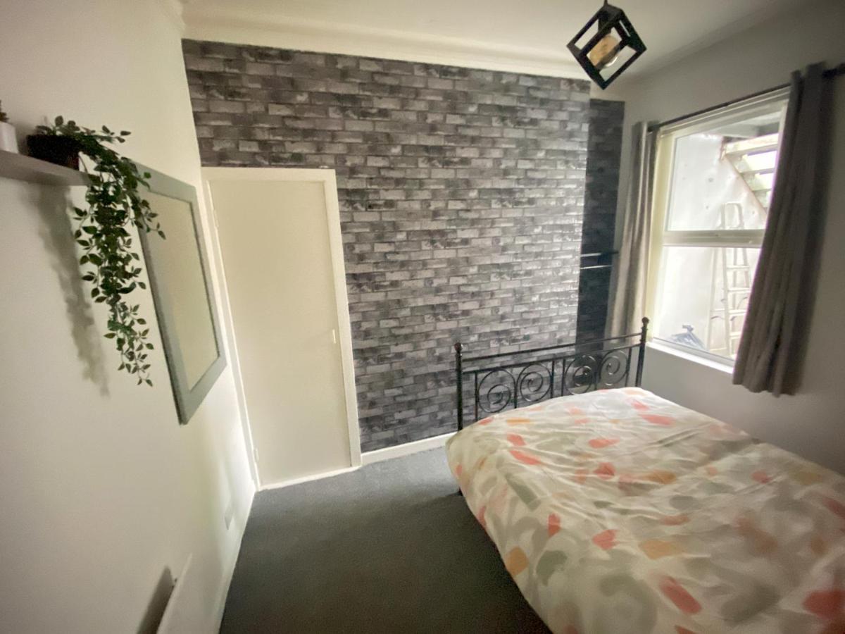Cheap & Cheerful Apartment Near Bangor Marina Esterno foto